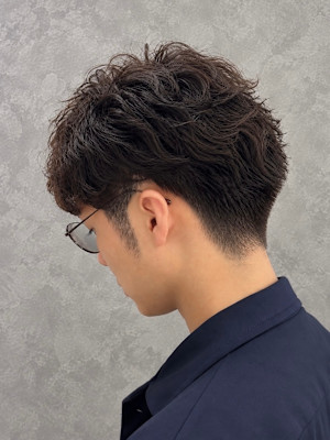 無造作パーマ×ツーブロック♪大人のこなれヘア