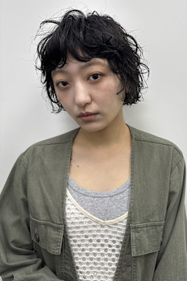 ショートボブ　パーマ　くせ毛　ショート　ブルーブラック　渋谷