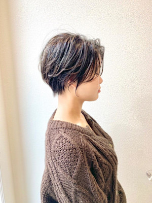 大人可愛い40代50代60代くびれショートボブ白髪ぼかし大鷲