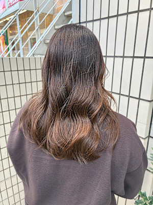 赤み消しオリーブベージュ レイヤーカット 髪質改善カラー