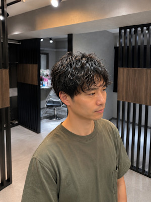 黒髪メンズショートのニュアンスパーママッシュスタイル