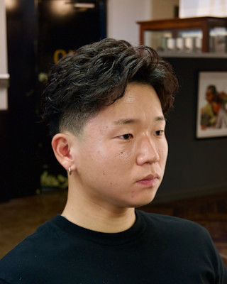 ツーブロックショートカルマヘアスリックバックジェットフェード