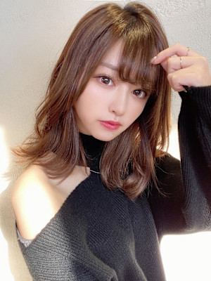 小顔前髪あり くびれレイヤーカット