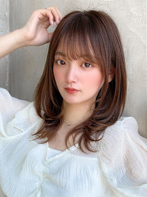 軽さと動きを出した大人かわいいくびれ レイヤー