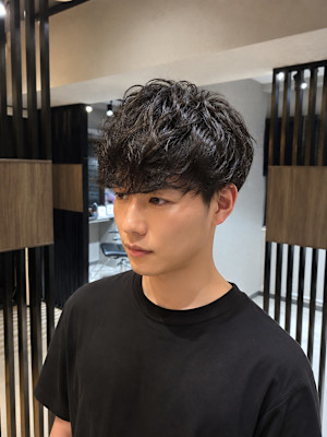 黒髪メンズショートのニュアンスパーママッシュスタイル