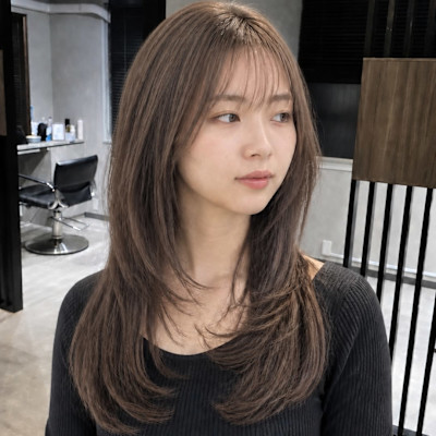 黒髪ロング顔まわりレイヤーナチュラル上品ヘアスタイル