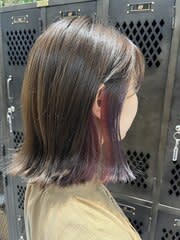 くびれヘア　イヤリングカラー　切りっぱなしボブ　