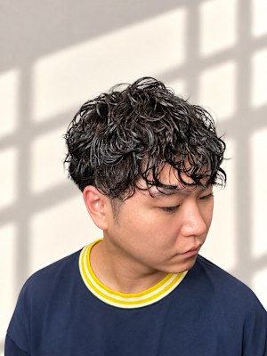 自然な動きで差がつく！無造作メンズパーマ