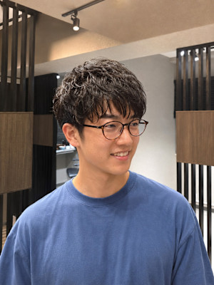 黒髪メンズショートのニュアンスパーママッシュスタイル