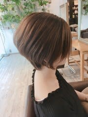 首元すっきり丸みショートボブ