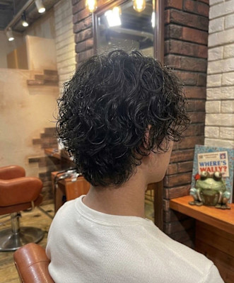 黒髪×強めスパイラルで魅せる大人ストリート【546スタイル】