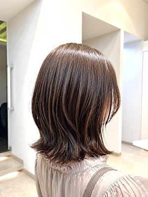 簡単アイロンで決まる外ハネボブ×ブラウンカラー/20代