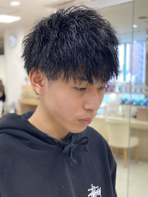 メンズパーマ波巻きツイストスパイラル刈り上げセンターパート