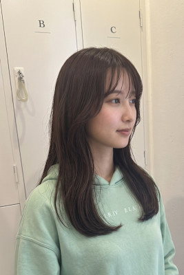 透け感前髪のさらツヤストレートロング