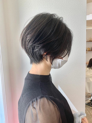大人可愛い40代50代60代くびれショートボブ白髪ぼかし大鷲