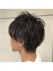 無造作ウェーブのメンズショート