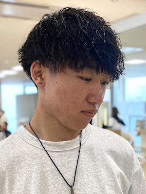 メンズパーマ波巻きツイストスパイラル刈り上げセンターパート