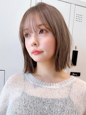 切りぱなしボブ外ハネボブシースルーバングミルクティーベージュ