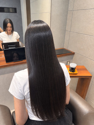 髪質改善 艶髪ロングスタイル