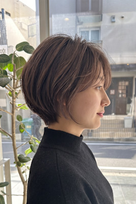後頭部ふんわり丸みのブラウンショート