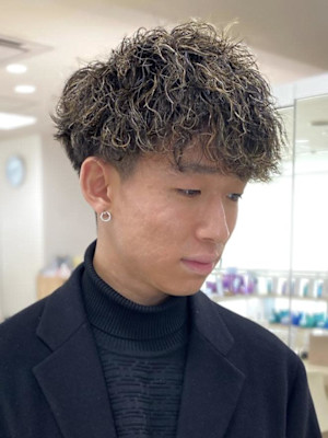 メンズパーマ波巻きツイストスパイラル刈り上げセンターパート