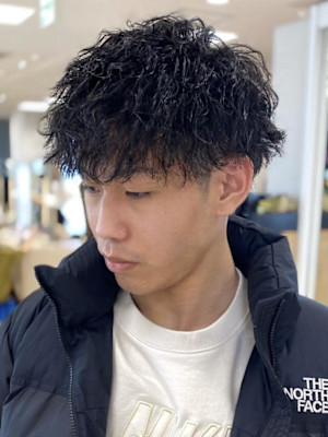 メンズパーマ波巻きツイストスパイラル刈り上げセンターパート
