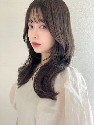 韓国風上品ヘア 小顔似合わせカット 薄めシースルーバング