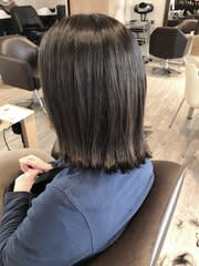 艶感ナチュラルな切りっぱなしボブ