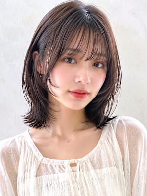 ダークココアのシースルーレイヤーボブ