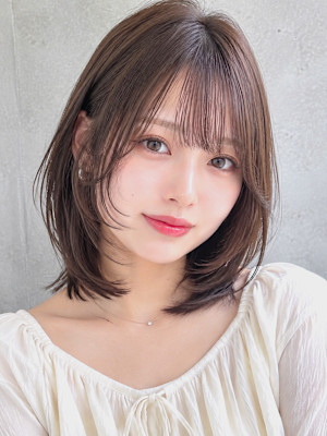 モカグレージュのフェイスカーブボブ