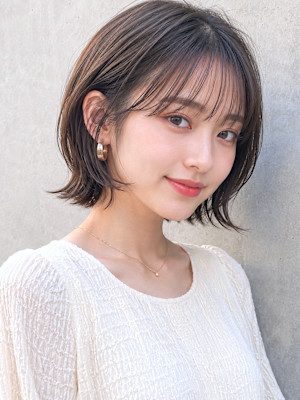耳かけシースルーの抜け感ボブ