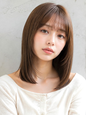 ツヤ感モカブラウンのストレートミディ