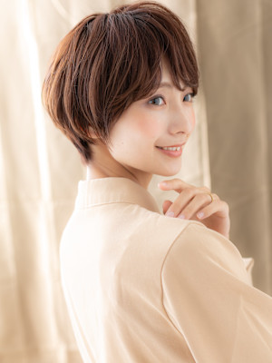 プレトワカラー小顔丸み抜け感ナチュラルショート30代40代