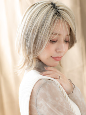 ハイトーンカラーホワイトグレージュマレットヘアウルフ20代