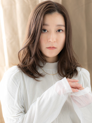 プレトワカラーかきあげミディアムアンニュイヘア30代40代