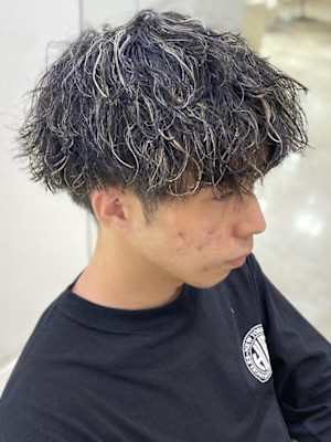 メンズパーマ波巻きツイストスパイラル刈り上げセンターパート