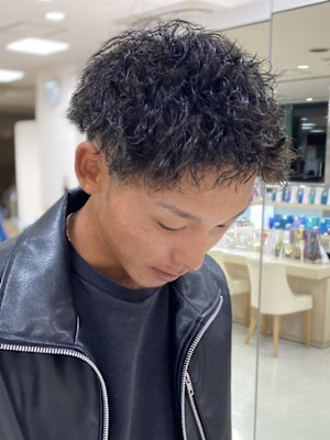 メンズパーマ波巻きツイストスパイラル刈り上げセンターパート