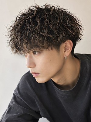 銀座メンズヘアダウンバングスペインカールツイストスパイラル