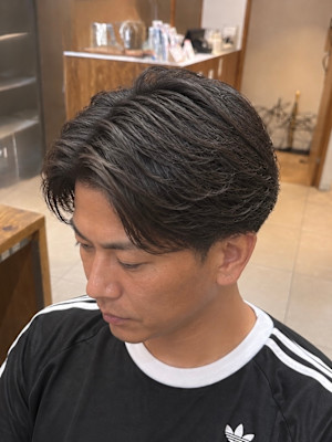 メンズセンターパート×リバースパーマ