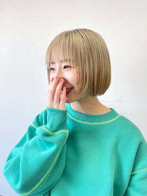 名古屋栄美容室　ハイトーンベージュ×ミニボブ