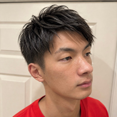 ツヤ感と束感が際立つ！シャープエッジショート