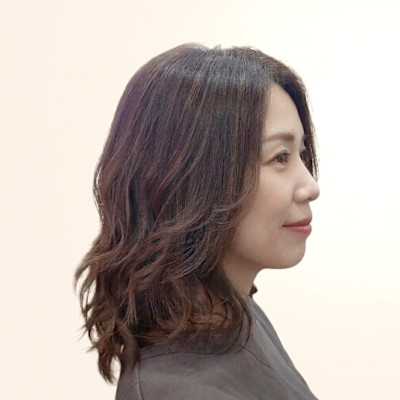 ​大人可愛い波巻きミディ×白髪ぼかし