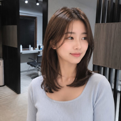 黒髪ミディアム顔まわりレイヤーナチュラル上品ヘアスタイル