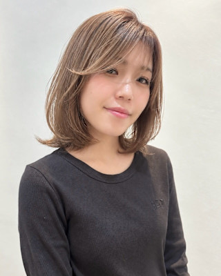 ブリーチなし透明感ハイライト×切りっぱなしボブ