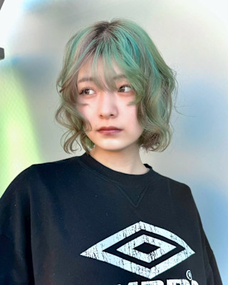 セクションカラー　デザインカラー　ケアブリーチカラー　ウルフ