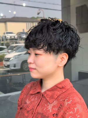 メンズライク×ハードパーマでクールに