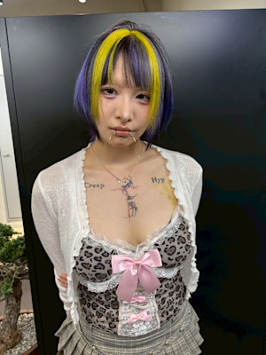 セクションカラー　デザインカラー　ケアブリーチカラー　ウルフ