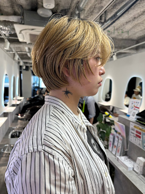 ショートボブ