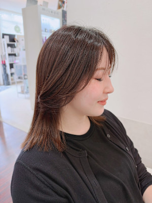 ミディアムからのイメージチェンジ♪扱いやすいレイヤーヘア
