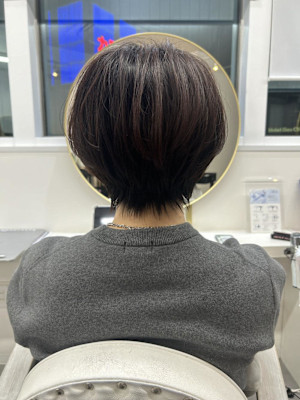 丸みとくびれがある後ろショート！